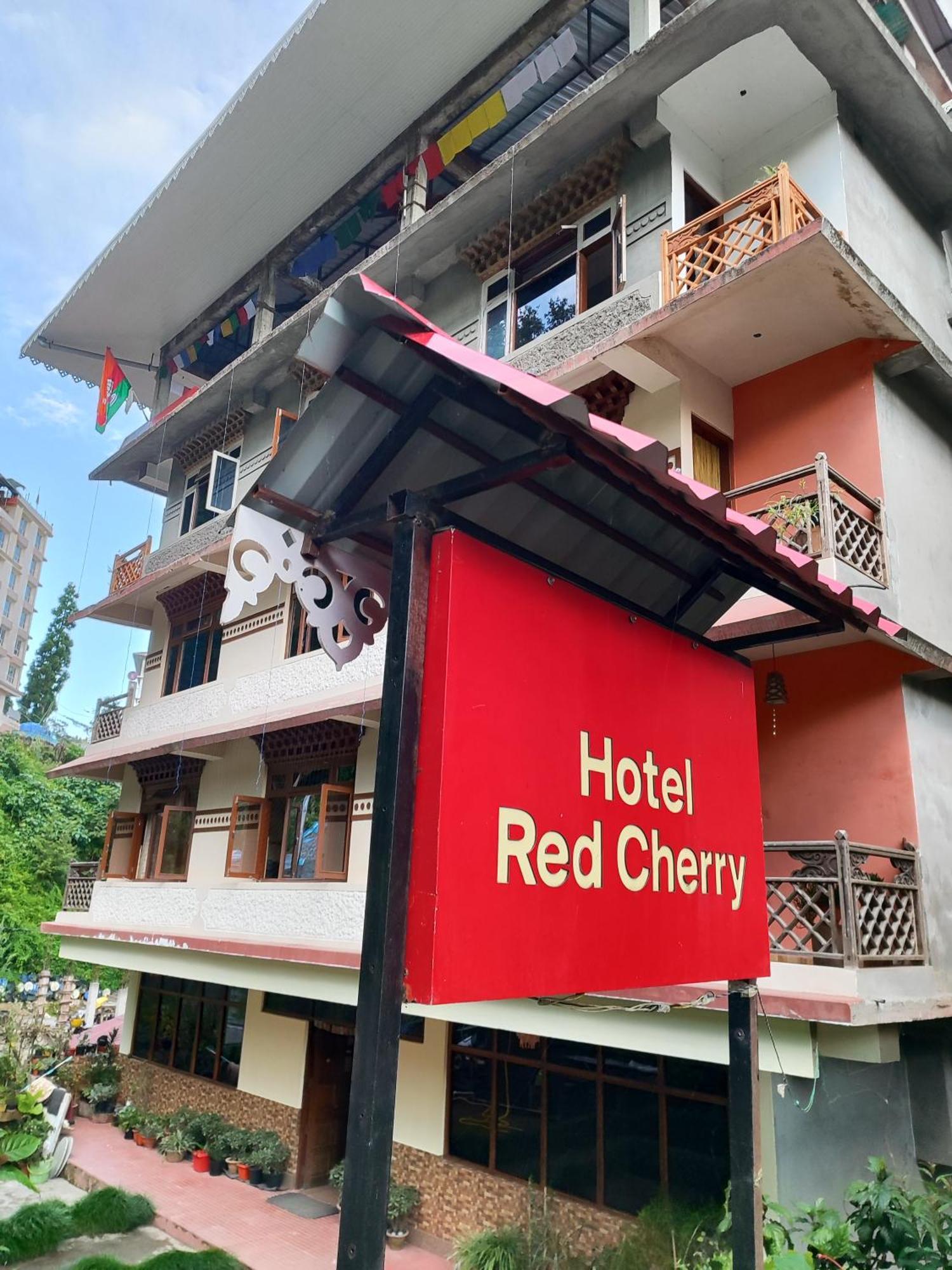Hotel Red Cherry Pelling Exterior photo