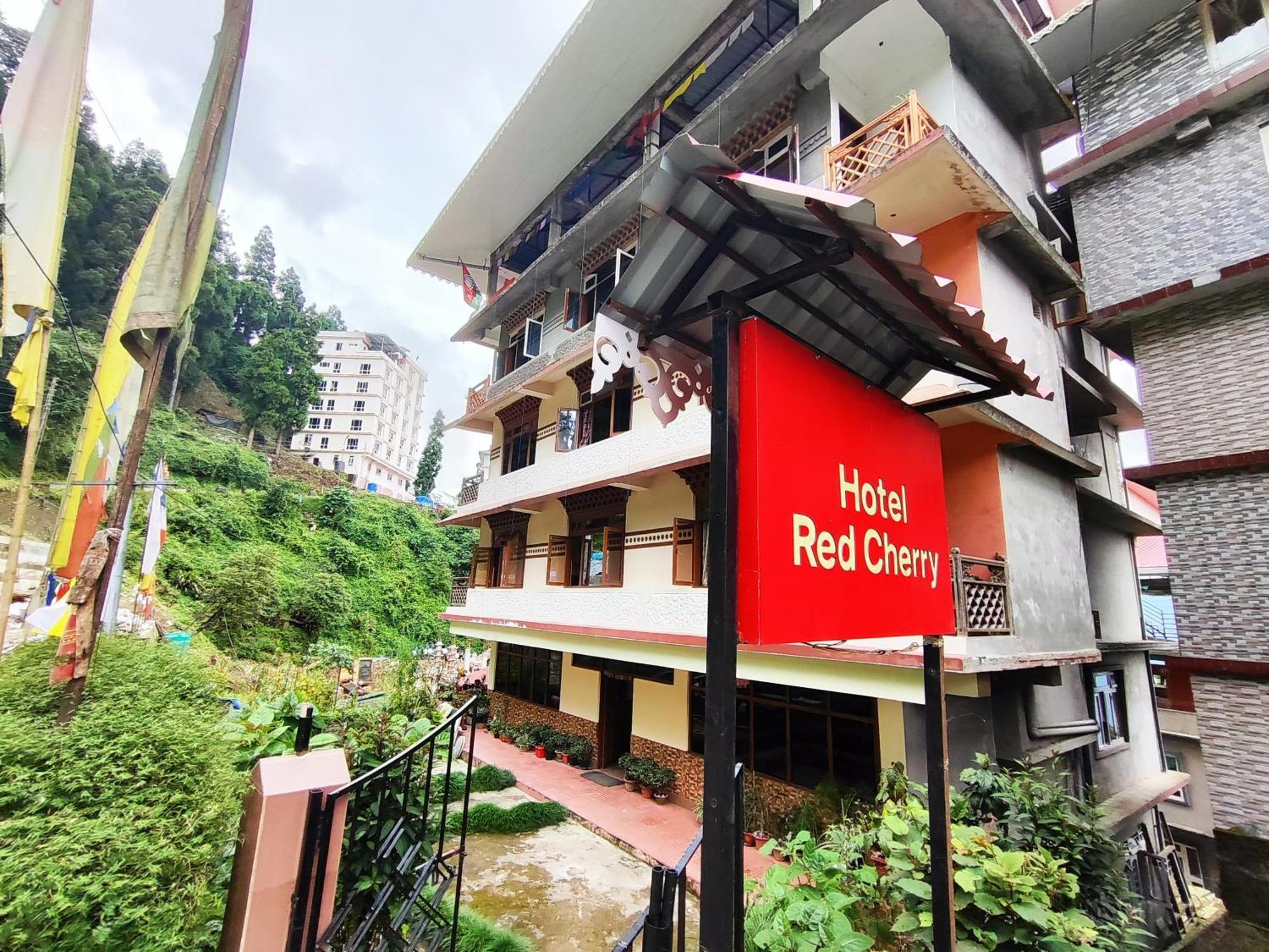 Hotel Red Cherry Pelling Exterior photo